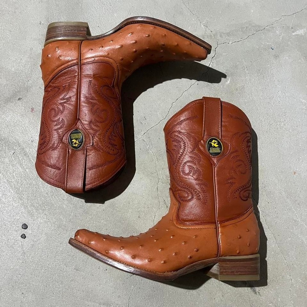1990s Hand Made Ostrich Leather Linea de Oro Cowboy Boots size 7w